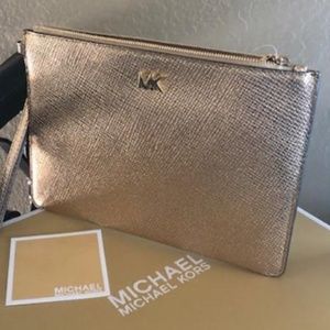 MICHAEL KORS  Zip Clutch Pouch Wristlet in Gold